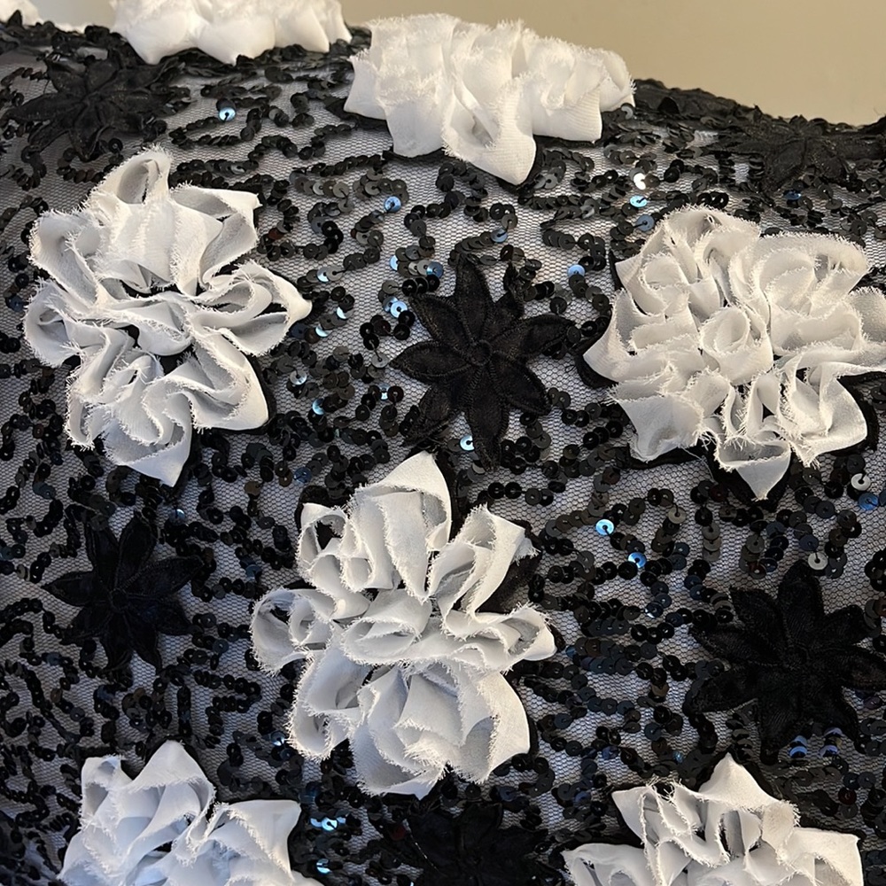 Sue Wong Black Dress with White Floral Appliqué - Picture 4 of 14